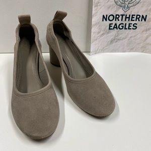 Tory Burch Elizabeth Beige / Brown Suede Pumps 9.5 Women